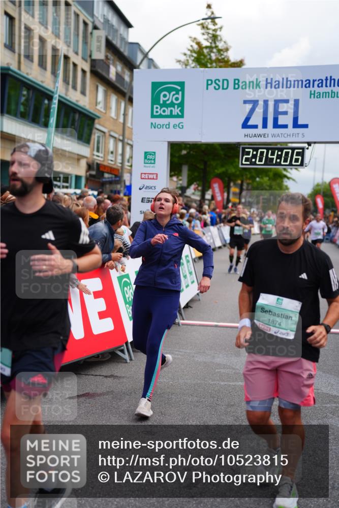 20.09.2026 - PSD Bank Halbmarathon LAZAROV Photography http://msf.ph/oto/10523815 20.09.2026 12:04:06 Ziel 1840, 1874, 2250, 2362, 2648, 2660, 3363, 3659, 4322, 4636, 4675, 4784 meine-sportfotos.de