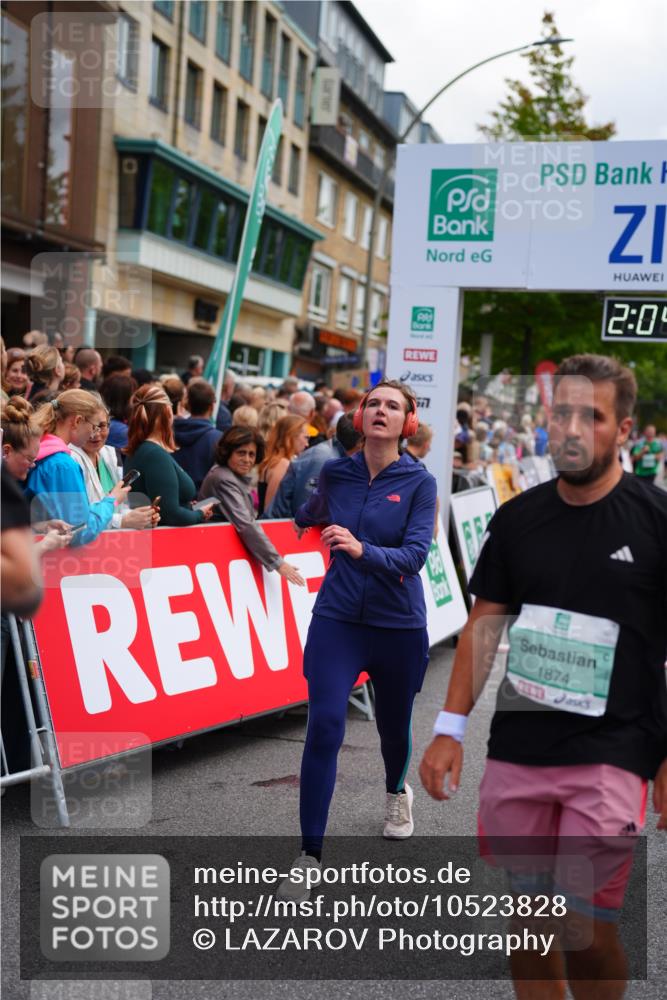 20.09.2026 - PSD Bank Halbmarathon LAZAROV Photography http://msf.ph/oto/10523828 20.09.2026 12:04:06 Ziel 1840, 1874, 2250, 2362, 2648, 2660, 3363, 3659, 4322, 4636, 4675, 4784 meine-sportfotos.de