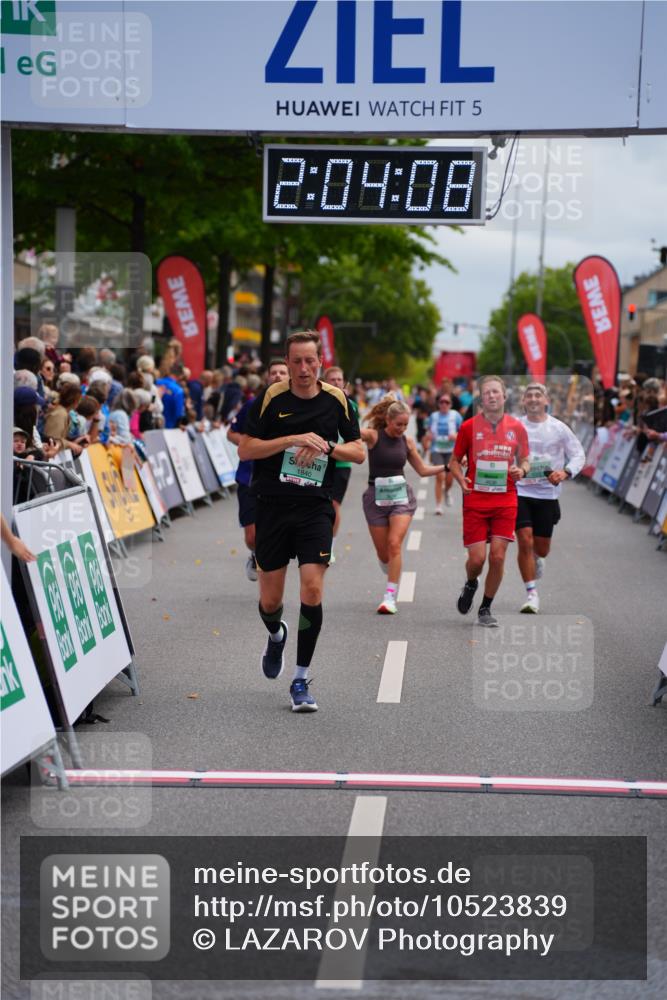 20.09.2026 - PSD Bank Halbmarathon LAZAROV Photography http://msf.ph/oto/10523839 20.09.2026 12:04:08 Ziel 1728, 1840, 1874, 2250, 2362, 2422, 2648, 2660, 3659, 4322, 4636, 4675, 4784 meine-sportfotos.de
