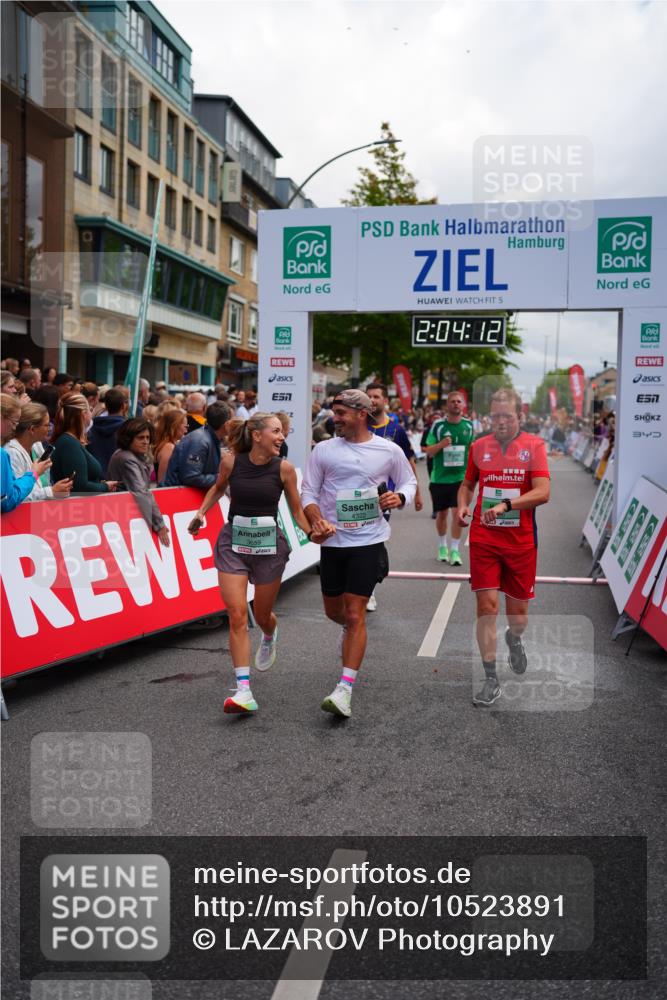 20.09.2026 - PSD Bank Halbmarathon LAZAROV Photography http://msf.ph/oto/10523891 20.09.2026 12:04:12 Ziel 1155, 1728, 1840, 2422, 2827, 3659, 3923, 4322, 4636, 4784 meine-sportfotos.de