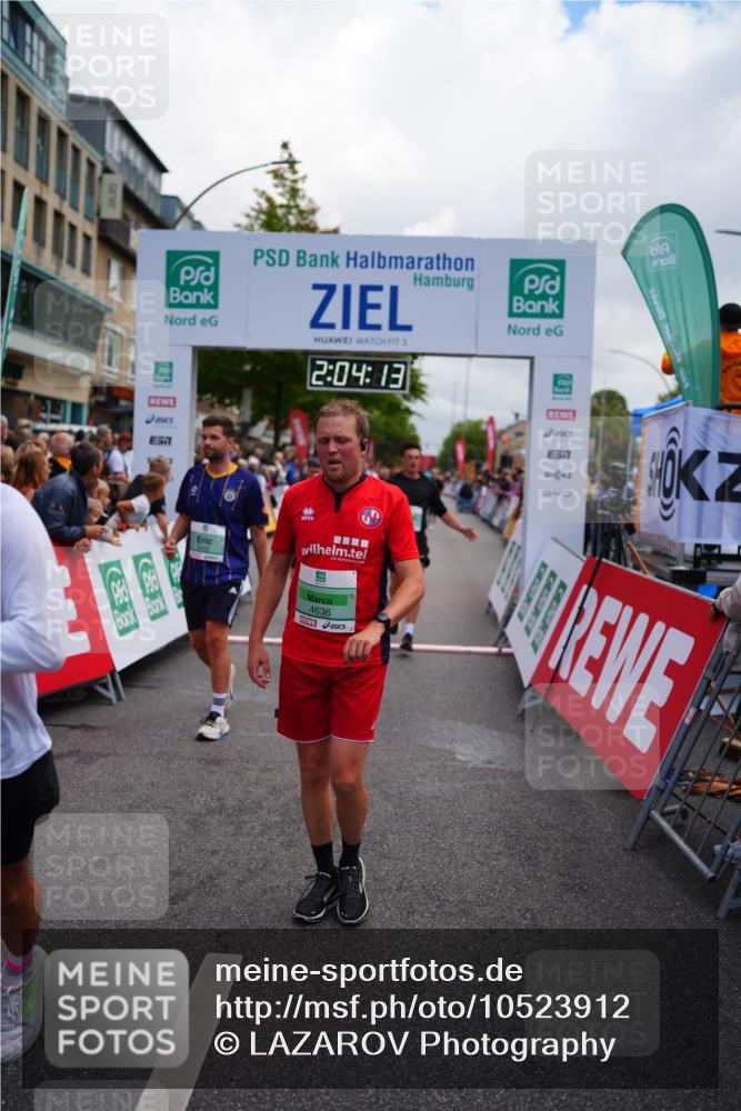 20.09.2026 - PSD Bank Halbmarathon LAZAROV Photography http://msf.ph/oto/10523912 20.09.2026 12:04:13 Ziel 1104, 1155, 1555, 1728, 1840, 2422, 2827, 3659, 3923, 4322, 4636, 4784 meine-sportfotos.de