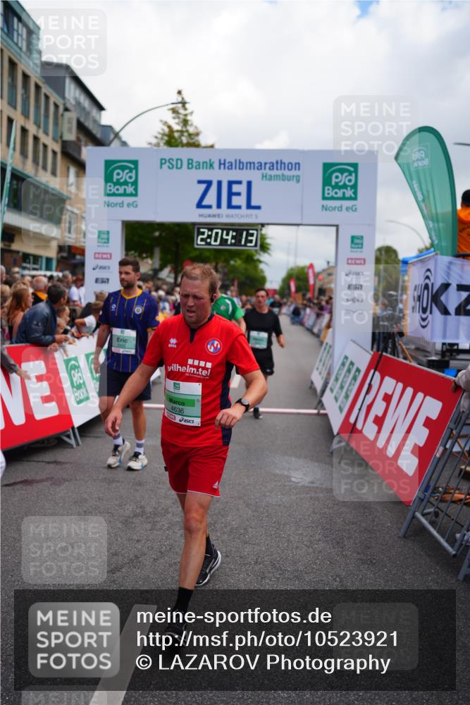 20.09.2026 - PSD Bank Halbmarathon LAZAROV Photography http://msf.ph/oto/10523921 20.09.2026 12:04:13 Ziel 1104, 1155, 1555, 1728, 1840, 2422, 2827, 3659, 3923, 4322, 4636, 4784 meine-sportfotos.de
