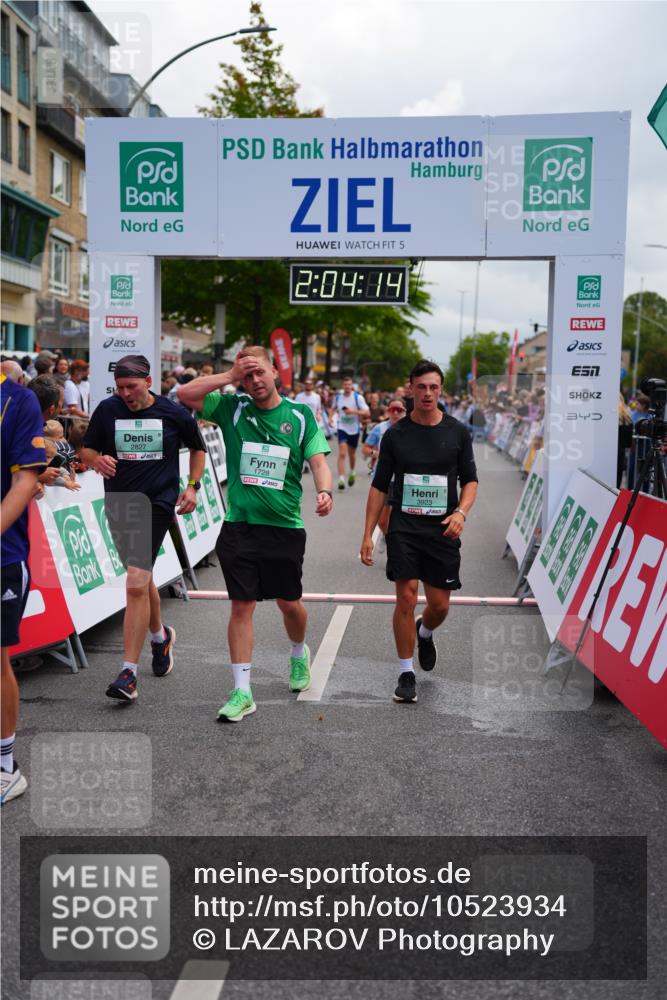 20.09.2026 - PSD Bank Halbmarathon LAZAROV Photography http://msf.ph/oto/10523934 20.09.2026 12:04:14 Ziel 1104, 1155, 1555, 1728, 1840, 2422, 2827, 3659, 3833, 3923, 4322, 4636 meine-sportfotos.de