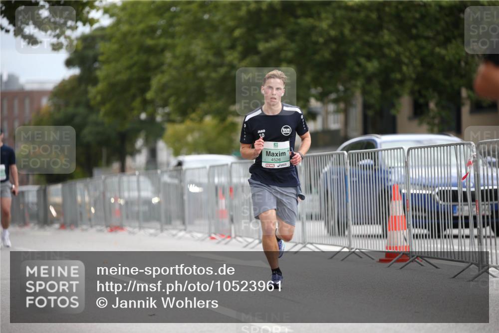 20.09.2026 - PSD Bank Halbmarathon Jannik Wohlers http://msf.ph/oto/10523961 20.09.2026 11:47:46 Laufen 10, 4526 meine-sportfotos.de