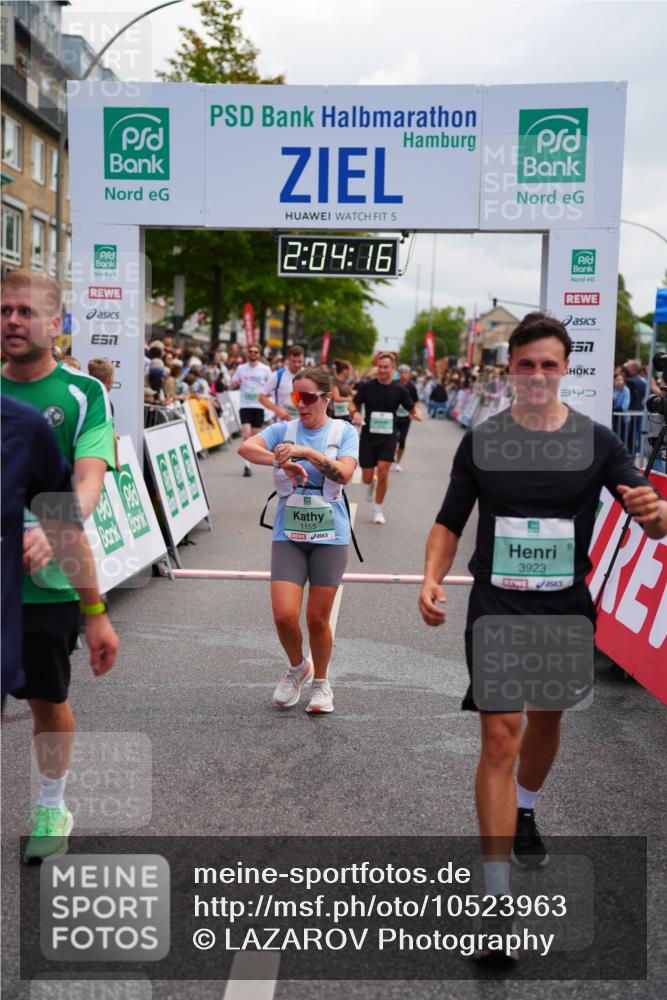 20.09.2026 - PSD Bank Halbmarathon LAZAROV Photography http://msf.ph/oto/10523963 20.09.2026 12:04:16 Ziel 1104, 1155, 1555, 1728, 1840, 2422, 2827, 2932, 3457, 3659, 3832, 3833, 3923, 4322, 4636 meine-sportfotos.de