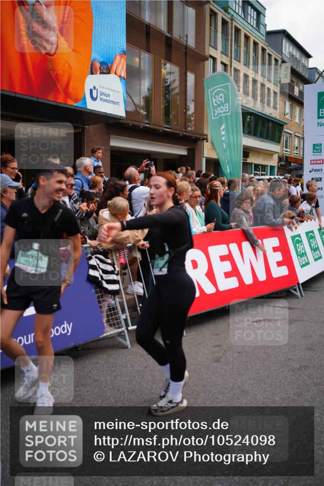 20.09.2026 - PSD Bank Halbmarathon LAZAROV Photography http://msf.ph/oto/10524098 20.09.2026 12:04:26 Ziel 1371, 1404, 1456, 1525, 1605, 2833, 2932, 3345, 3457, 3832, 3833, 3934, 4087 meine-sportfotos.de