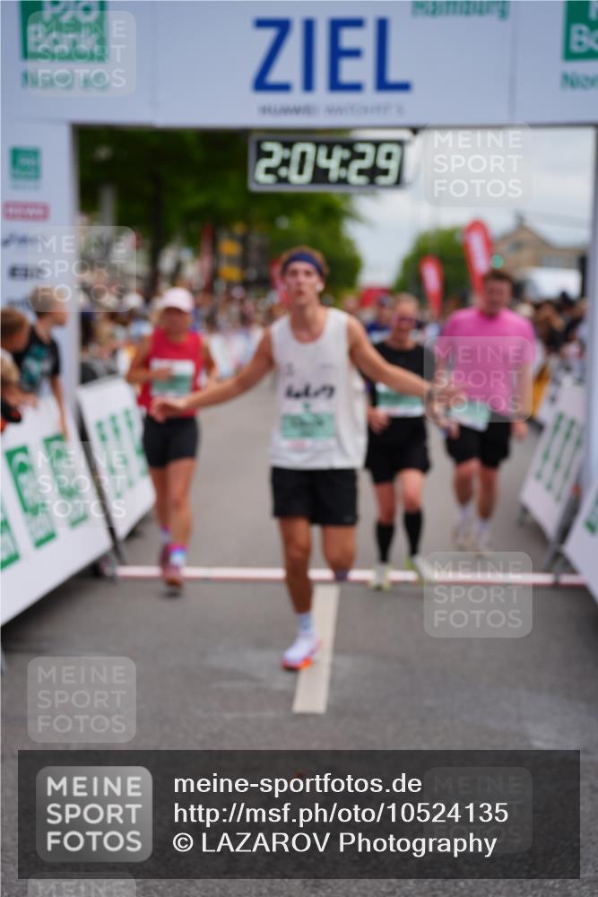 20.09.2026 - PSD Bank Halbmarathon LAZAROV Photography http://msf.ph/oto/10524135 20.09.2026 12:04:28 Ziel 1371, 1404, 1456, 1525, 1563, 1605, 1789, 2833, 3045, 3345, 3457, 3934, 4087 meine-sportfotos.de