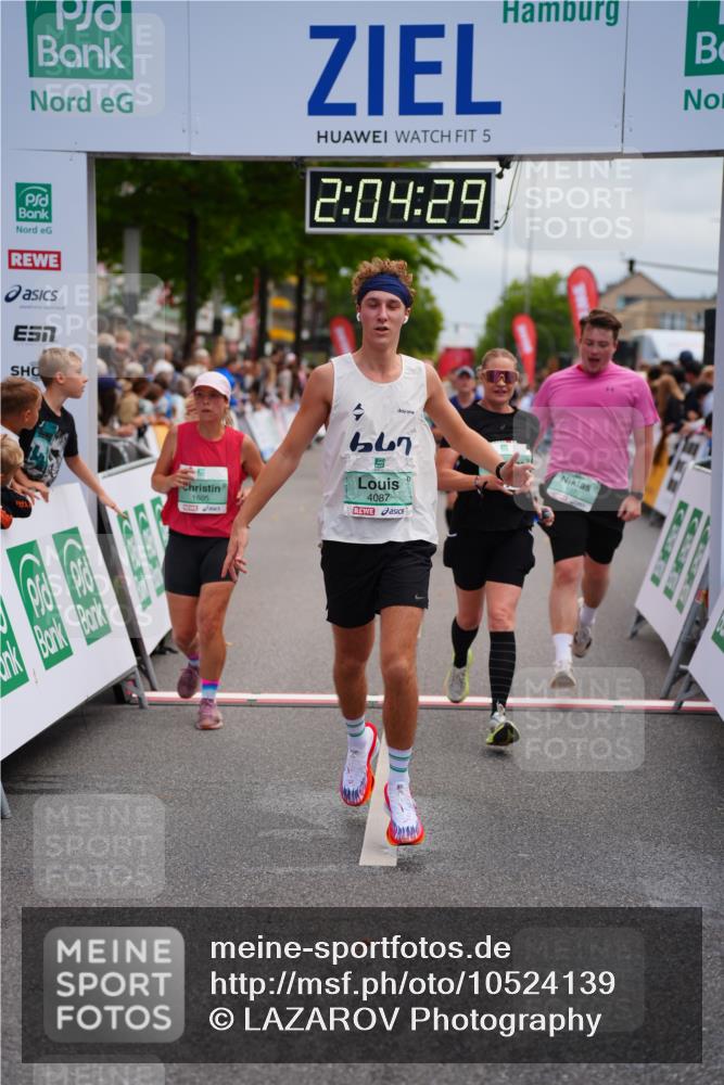 20.09.2026 - PSD Bank Halbmarathon LAZAROV Photography http://msf.ph/oto/10524139 20.09.2026 12:04:28 Ziel 1371, 1404, 1456, 1525, 1563, 1605, 1789, 2833, 3045, 3345, 3457, 3934, 4087 meine-sportfotos.de