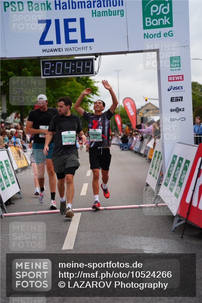 20.09.2026 - PSD Bank Halbmarathon LAZAROV Photography http://msf.ph/oto/10524266 20.09.2026 12:04:43 Ziel 1533, 1595, 1864, 2237, 3524, 4138, 4329, 4435 meine-sportfotos.de