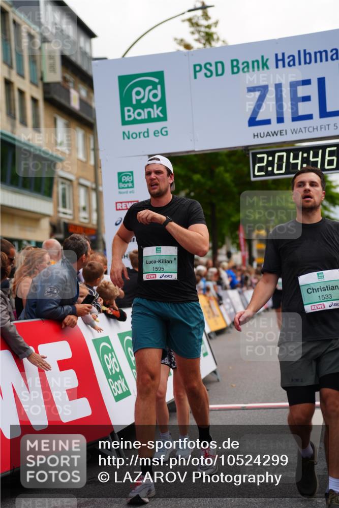 20.09.2026 - PSD Bank Halbmarathon LAZAROV Photography http://msf.ph/oto/10524299 20.09.2026 12:04:45 Ziel 1318, 1533, 1595, 1864, 3734, 4138, 4329, 4435 meine-sportfotos.de