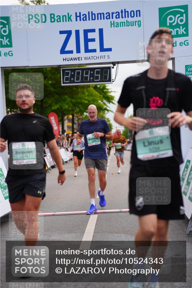 20.09.2026 - PSD Bank Halbmarathon LAZAROV Photography http://msf.ph/oto/10524343 20.09.2026 12:04:51 Ziel 1318, 1533, 1595, 1799, 3163, 3734, 3808, 4138, 4195, 4212, 4435 meine-sportfotos.de