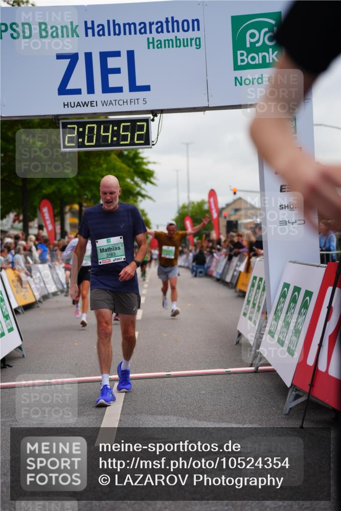 20.09.2026 - PSD Bank Halbmarathon LAZAROV Photography http://msf.ph/oto/10524354 20.09.2026 12:04:52 Ziel 1318, 1595, 1799, 3163, 3734, 3808, 4138, 4195, 4212 meine-sportfotos.de