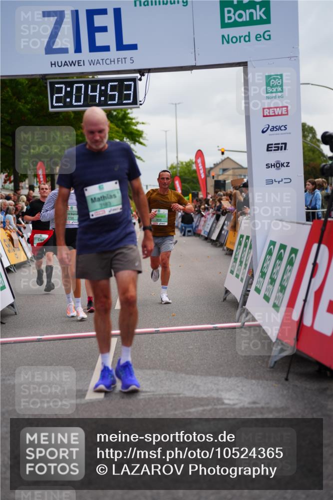 20.09.2026 - PSD Bank Halbmarathon LAZAROV Photography http://msf.ph/oto/10524365 20.09.2026 12:04:53 Ziel 1318, 1799, 3163, 3734, 3808, 4195, 4212 meine-sportfotos.de