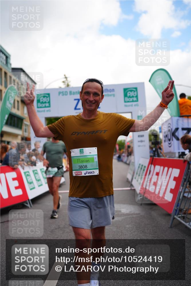 20.09.2026 - PSD Bank Halbmarathon LAZAROV Photography http://msf.ph/oto/10524419 20.09.2026 12:04:59 Ziel 1799, 3163, 3726, 3808, 4195, 4212, 4255 meine-sportfotos.de