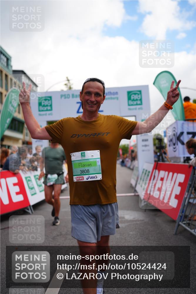 20.09.2026 - PSD Bank Halbmarathon LAZAROV Photography http://msf.ph/oto/10524424 20.09.2026 12:04:59 Ziel 1799, 3163, 3726, 3808, 4195, 4212, 4255 meine-sportfotos.de