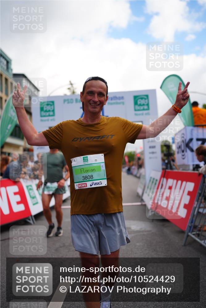20.09.2026 - PSD Bank Halbmarathon LAZAROV Photography http://msf.ph/oto/10524429 20.09.2026 12:04:59 Ziel 1799, 3163, 3726, 3808, 4195, 4212, 4255 meine-sportfotos.de
