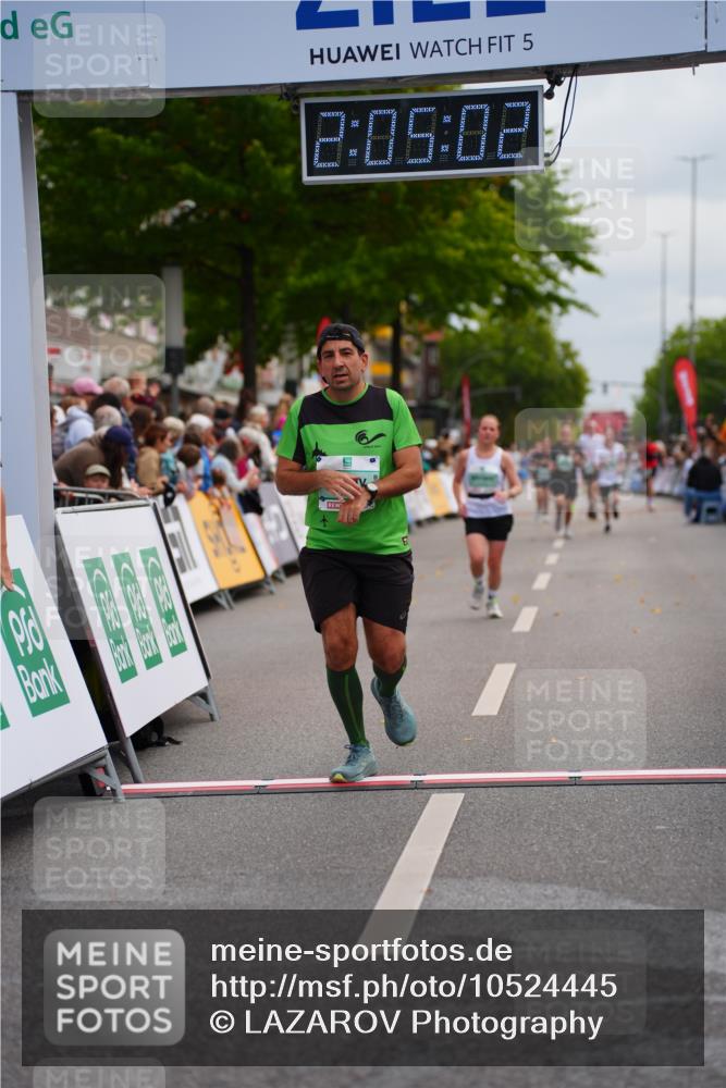 20.09.2026 - PSD Bank Halbmarathon LAZAROV Photography http://msf.ph/oto/10524445 20.09.2026 12:05:02 Ziel 1799, 3309, 3726, 3808, 4195, 4212, 4255 meine-sportfotos.de