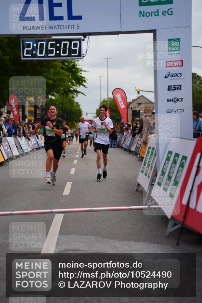 20.09.2026 - PSD Bank Halbmarathon LAZAROV Photography http://msf.ph/oto/10524490 20.09.2026 12:05:08 Ziel 3199, 3309, 3726, 4740 meine-sportfotos.de
