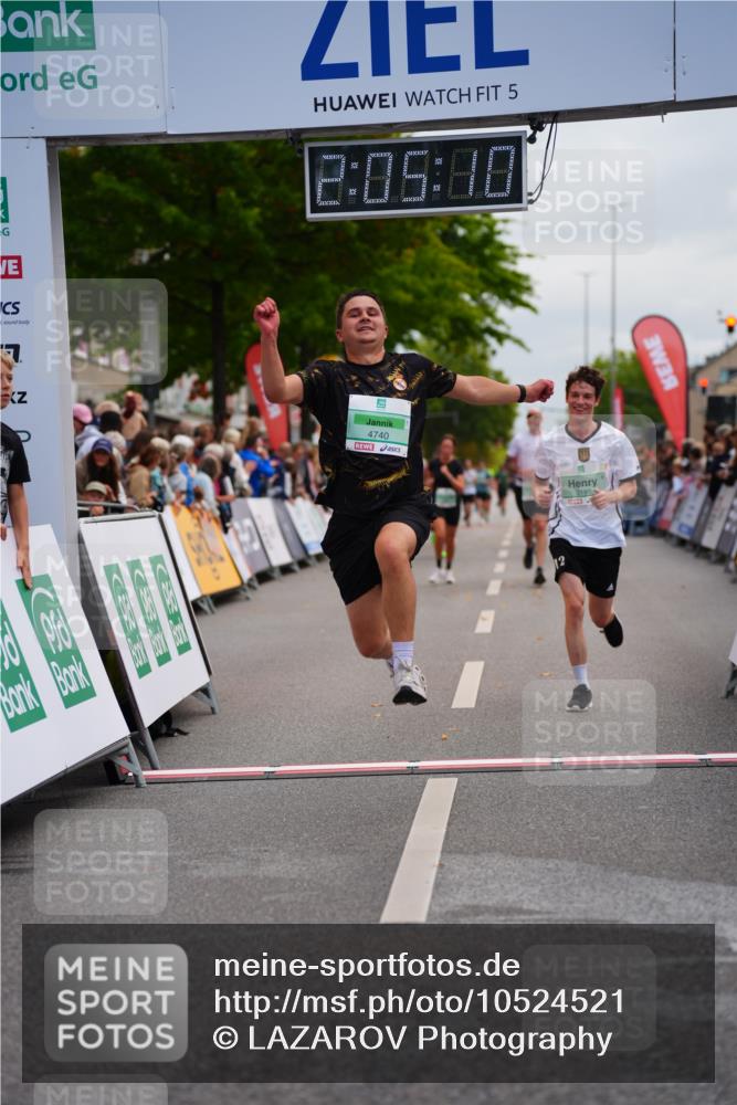 20.09.2026 - PSD Bank Halbmarathon LAZAROV Photography http://msf.ph/oto/10524521 20.09.2026 12:05:09 Ziel 3199, 3309, 3726, 4740 meine-sportfotos.de