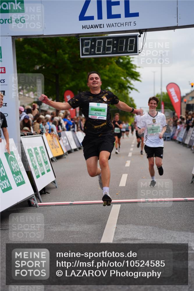 20.09.2026 - PSD Bank Halbmarathon LAZAROV Photography http://msf.ph/oto/10524585 20.09.2026 12:05:09 Ziel 3199, 3309, 3726, 4740 meine-sportfotos.de