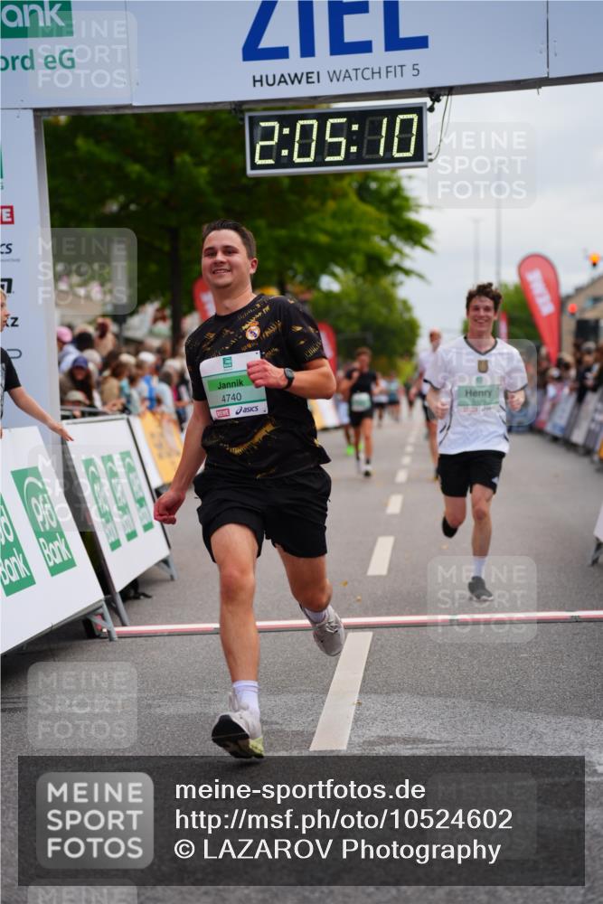 20.09.2026 - PSD Bank Halbmarathon LAZAROV Photography http://msf.ph/oto/10524602 20.09.2026 12:05:09 Ziel 3199, 3309, 3726, 4740 meine-sportfotos.de