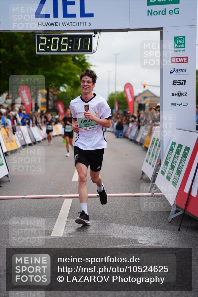 20.09.2026 - PSD Bank Halbmarathon LAZAROV Photography http://msf.ph/oto/10524625 20.09.2026 12:05:11 Ziel 1546, 2825, 2837, 3199, 3309, 4740 meine-sportfotos.de
