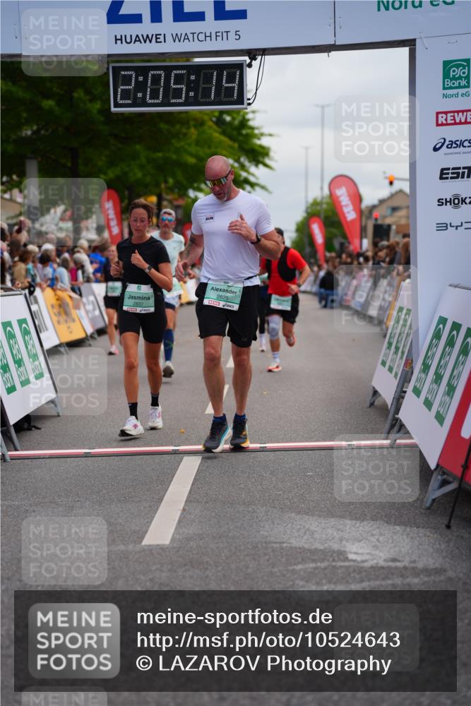20.09.2026 - PSD Bank Halbmarathon LAZAROV Photography http://msf.ph/oto/10524643 20.09.2026 12:05:14 Ziel 1546, 2825, 2837, 3199, 3257, 3627, 3773, 4497, 4615, 4740 meine-sportfotos.de