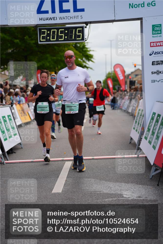 20.09.2026 - PSD Bank Halbmarathon LAZAROV Photography http://msf.ph/oto/10524654 20.09.2026 12:05:14 Ziel 1546, 2825, 2837, 3199, 3257, 3627, 3773, 4497, 4615, 4740 meine-sportfotos.de