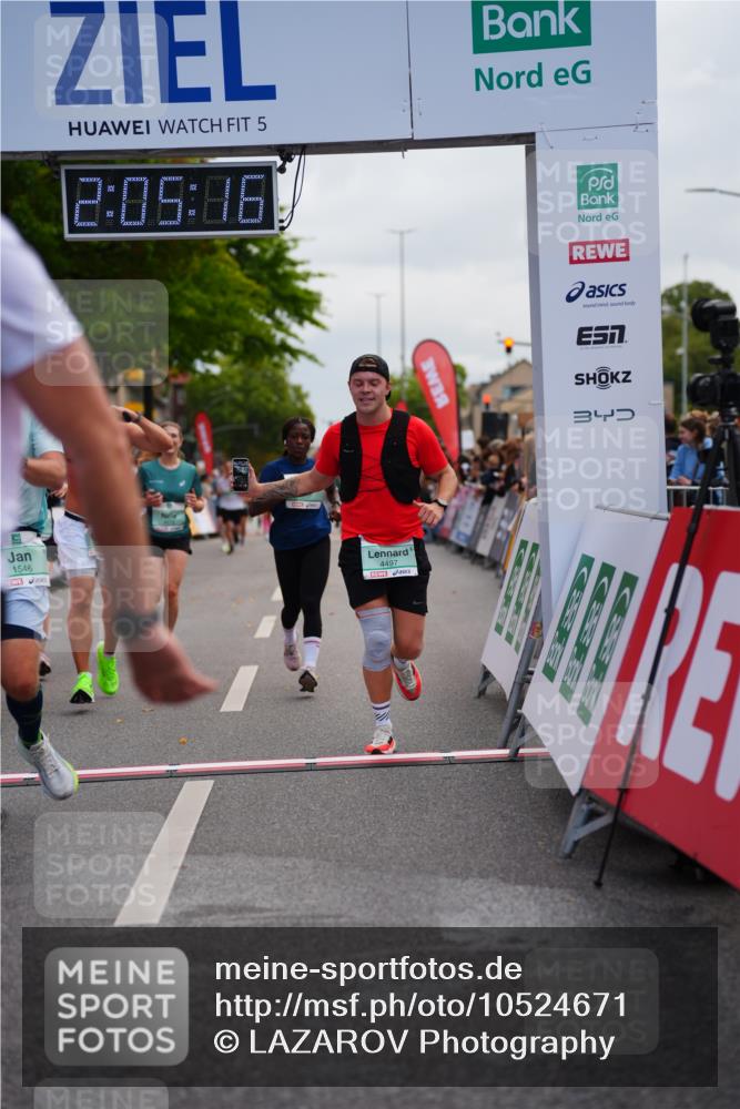 20.09.2026 - PSD Bank Halbmarathon LAZAROV Photography http://msf.ph/oto/10524671 20.09.2026 12:05:16 Ziel 1546, 2825, 2837, 3199, 3257, 3627, 3773, 4497, 4615, 4740 meine-sportfotos.de