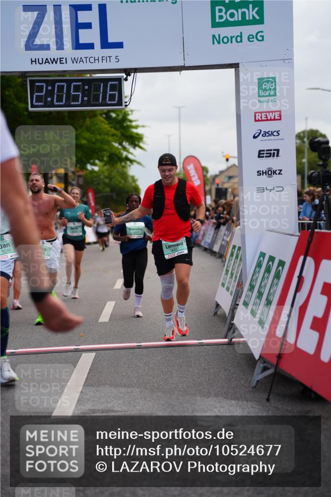 20.09.2026 - PSD Bank Halbmarathon LAZAROV Photography http://msf.ph/oto/10524677 20.09.2026 12:05:16 Ziel 1546, 2825, 2837, 3199, 3257, 3627, 3773, 4497, 4615, 4740 meine-sportfotos.de