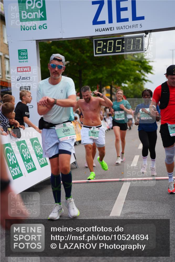 20.09.2026 - PSD Bank Halbmarathon LAZAROV Photography http://msf.ph/oto/10524694 20.09.2026 12:05:17 Ziel 1546, 2825, 2837, 3199, 3257, 3627, 3773, 4497, 4615, 4740 meine-sportfotos.de