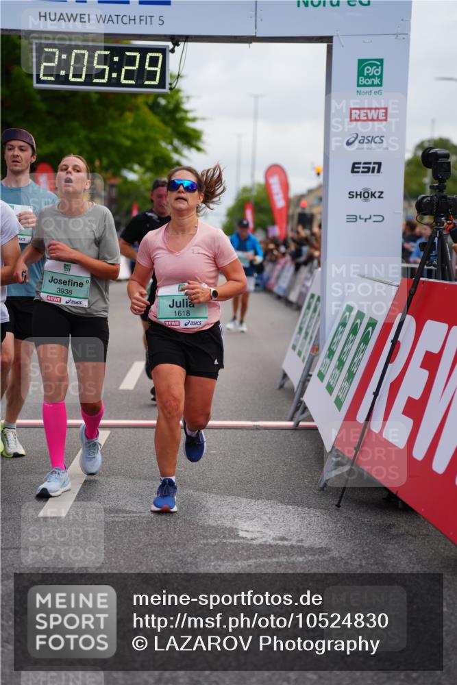 20.09.2026 - PSD Bank Halbmarathon LAZAROV Photography http://msf.ph/oto/10524830 20.09.2026 12:05:29 Ziel 1618, 1989, 1990, 2220, 2396, 2841, 3389, 3938, 4042, 4073, 4273, 4564 meine-sportfotos.de