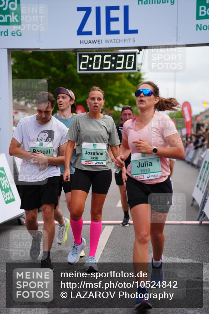 20.09.2026 - PSD Bank Halbmarathon LAZAROV Photography http://msf.ph/oto/10524842 20.09.2026 12:05:29 Ziel 1618, 1989, 1990, 2220, 2396, 2841, 3389, 3938, 4042, 4073, 4273, 4564 meine-sportfotos.de