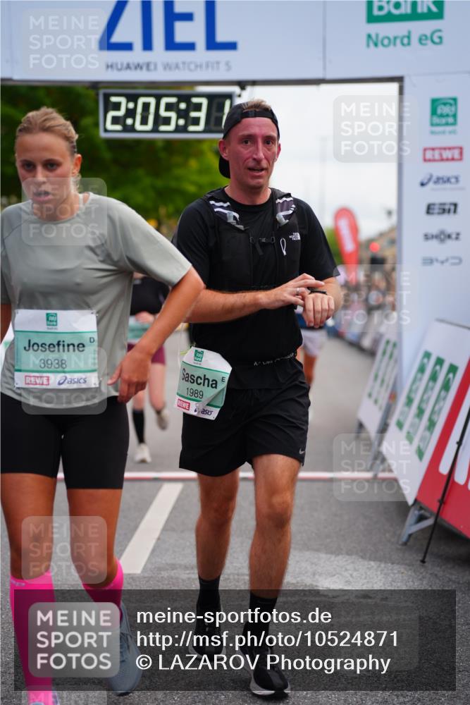 20.09.2026 - PSD Bank Halbmarathon LAZAROV Photography http://msf.ph/oto/10524871 20.09.2026 12:05:31 Ziel 1618, 1989, 1990, 2220, 2396, 2841, 3389, 3938, 4042, 4073, 4564 meine-sportfotos.de