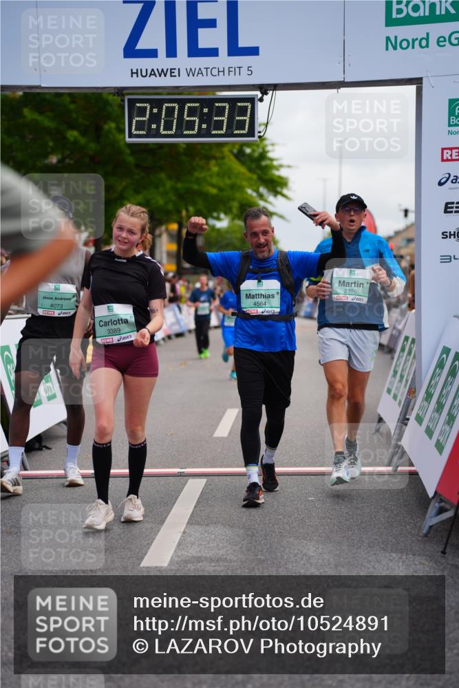 20.09.2026 - PSD Bank Halbmarathon LAZAROV Photography http://msf.ph/oto/10524891 20.09.2026 12:05:32 Ziel 1618, 1989, 1990, 2220, 2396, 2841, 3389, 3938, 4042, 4073, 4430, 4564 meine-sportfotos.de