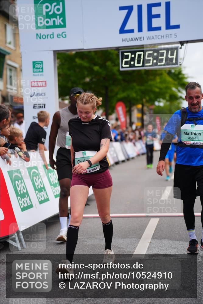 20.09.2026 - PSD Bank Halbmarathon LAZAROV Photography http://msf.ph/oto/10524910 20.09.2026 12:05:33 Ziel 1618, 1989, 1990, 2220, 2396, 2841, 3286, 3389, 3938, 4042, 4073, 4430, 4564 meine-sportfotos.de
