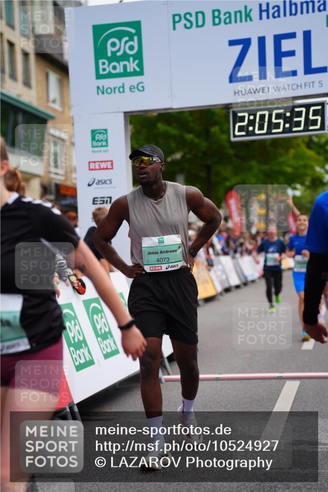 20.09.2026 - PSD Bank Halbmarathon LAZAROV Photography http://msf.ph/oto/10524927 20.09.2026 12:05:35 Ziel 1618, 1989, 1990, 2220, 2396, 3173, 3286, 3389, 3938, 4042, 4073, 4139, 4430, 4564 meine-sportfotos.de