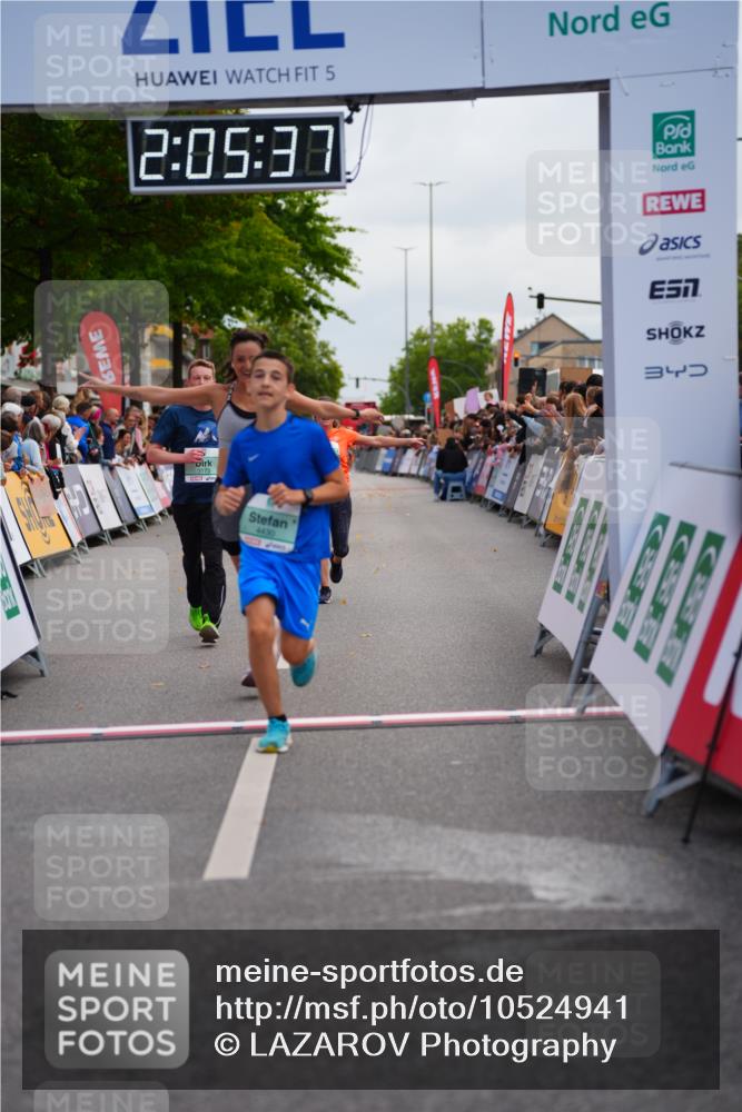 20.09.2026 - PSD Bank Halbmarathon LAZAROV Photography http://msf.ph/oto/10524941 20.09.2026 12:05:36 Ziel 1618, 1989, 1990, 2220, 2396, 3173, 3286, 3389, 3938, 4073, 4139, 4430, 4564 meine-sportfotos.de