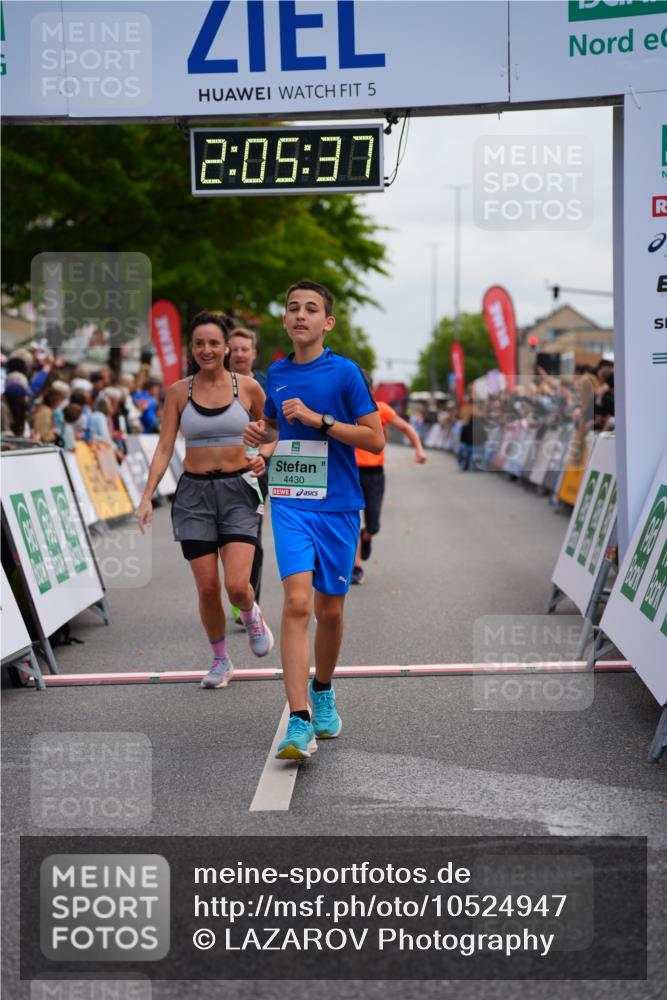 20.09.2026 - PSD Bank Halbmarathon LAZAROV Photography http://msf.ph/oto/10524947 20.09.2026 12:05:37 Ziel 1779, 1989, 1990, 2396, 3173, 3286, 3389, 4073, 4139, 4430, 4564 meine-sportfotos.de
