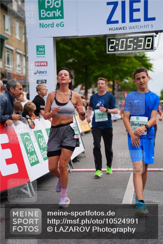 20.09.2026 - PSD Bank Halbmarathon LAZAROV Photography http://msf.ph/oto/10524991 20.09.2026 12:05:38 Ziel 1779, 2396, 3173, 3286, 3389, 4073, 4139, 4430, 4564 meine-sportfotos.de