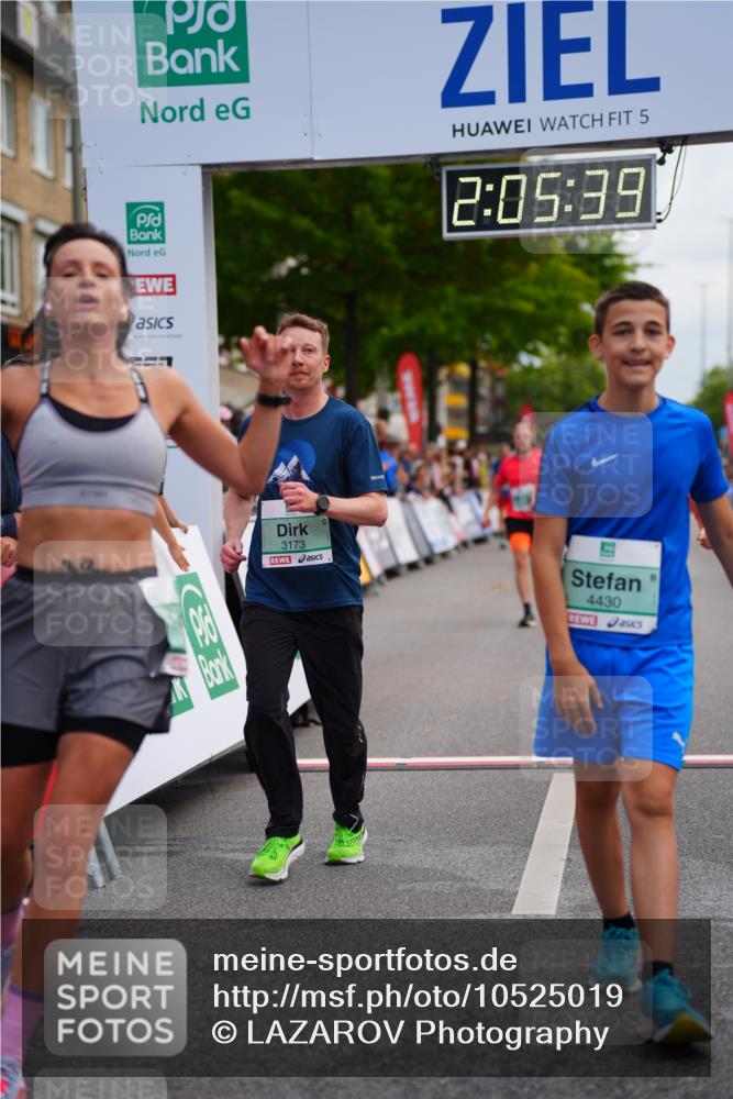 20.09.2026 - PSD Bank Halbmarathon LAZAROV Photography http://msf.ph/oto/10525019 20.09.2026 12:05:39 Ziel 1779, 2396, 3173, 3286, 3389, 4073, 4139, 4430, 4564 meine-sportfotos.de