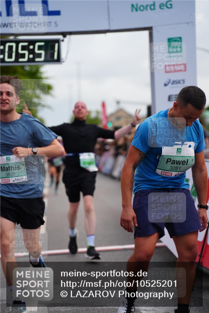 20.09.2026 - PSD Bank Halbmarathon LAZAROV Photography http://msf.ph/oto/10525201 20.09.2026 12:05:51 Ziel 1369, 1488, 2978, 3143, 3281, 3314, 3894, 3922, 4450, 4674 meine-sportfotos.de