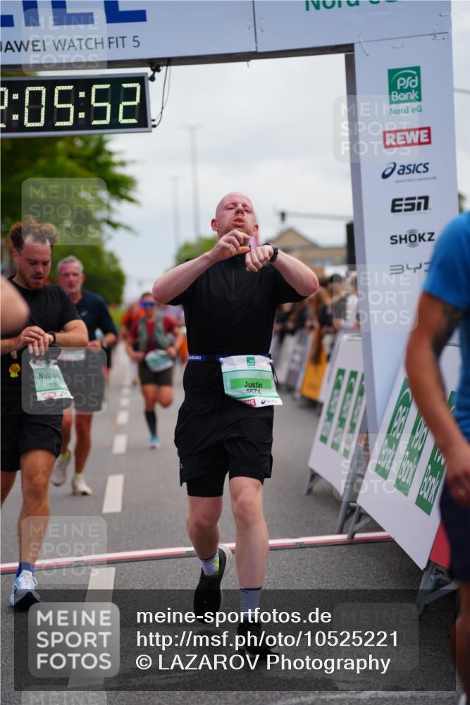20.09.2026 - PSD Bank Halbmarathon LAZAROV Photography http://msf.ph/oto/10525221 20.09.2026 12:05:52 Ziel 1369, 1488, 2978, 3143, 3281, 3314, 3894, 3922, 4450, 4674 meine-sportfotos.de