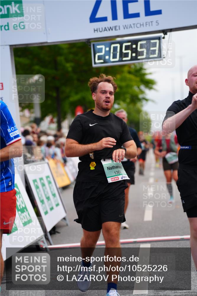20.09.2026 - PSD Bank Halbmarathon LAZAROV Photography http://msf.ph/oto/10525226 20.09.2026 12:05:52 Ziel 1369, 1488, 2978, 3143, 3281, 3314, 3894, 3922, 4450, 4674 meine-sportfotos.de