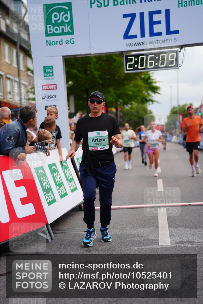 20.09.2026 - PSD Bank Halbmarathon LAZAROV Photography http://msf.ph/oto/10525401 20.09.2026 12:06:08 Ziel 1300, 1916, 2468, 2580, 2692, 2852, 2979, 2991, 3402, 3617, 3656, 4359, 4629 meine-sportfotos.de