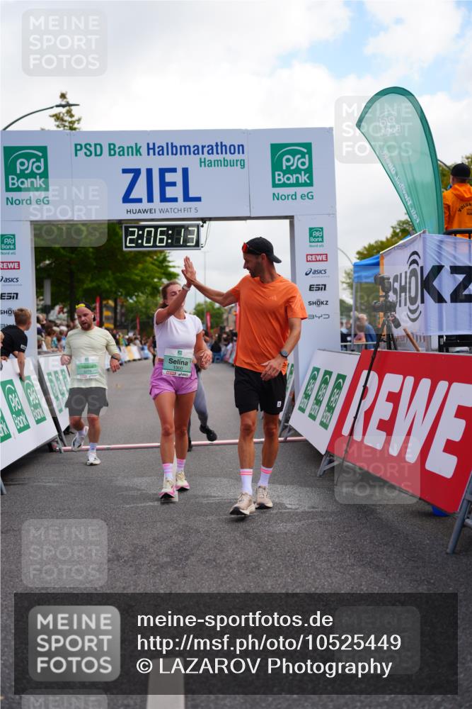 20.09.2026 - PSD Bank Halbmarathon LAZAROV Photography http://msf.ph/oto/10525449 20.09.2026 12:06:12 Ziel 1252, 1300, 1916, 2580, 2852, 2979, 3617, 3656, 4629, 4786 meine-sportfotos.de