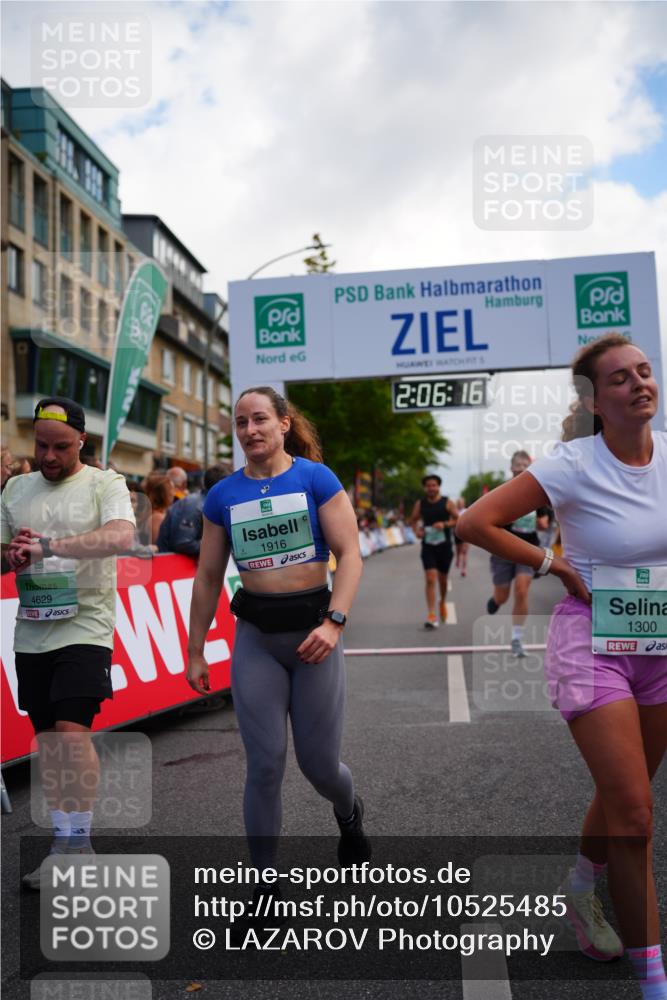 20.09.2026 - PSD Bank Halbmarathon LAZAROV Photography http://msf.ph/oto/10525485 20.09.2026 12:06:16 Ziel 1252, 1300, 1916, 1940, 2852, 4629, 4786 meine-sportfotos.de
