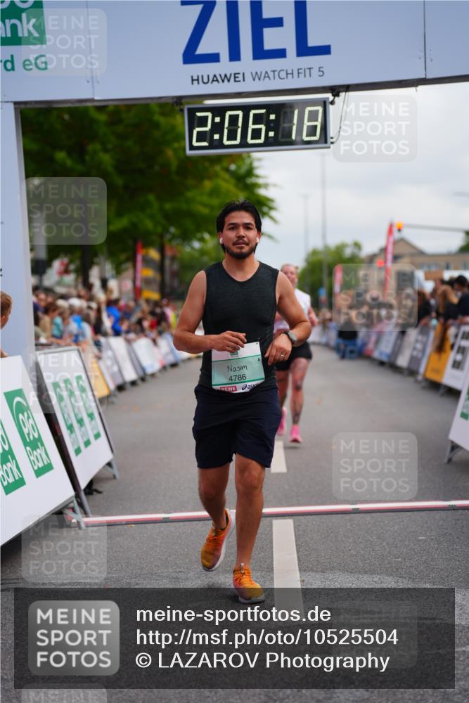 20.09.2026 - PSD Bank Halbmarathon LAZAROV Photography http://msf.ph/oto/10525504 20.09.2026 12:06:17 Ziel 1252, 1300, 1916, 1940, 2852, 4629, 4786 meine-sportfotos.de