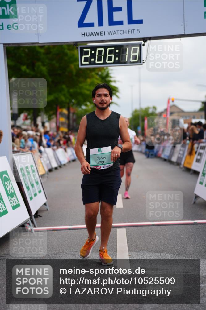20.09.2026 - PSD Bank Halbmarathon LAZAROV Photography http://msf.ph/oto/10525509 20.09.2026 12:06:18 Ziel 1252, 1300, 1916, 1940, 2852, 4629, 4786 meine-sportfotos.de