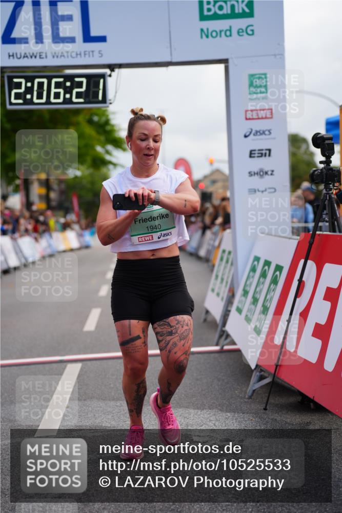 20.09.2026 - PSD Bank Halbmarathon LAZAROV Photography http://msf.ph/oto/10525533 20.09.2026 12:06:20 Ziel 1252, 1916, 1940, 4629, 4786 meine-sportfotos.de